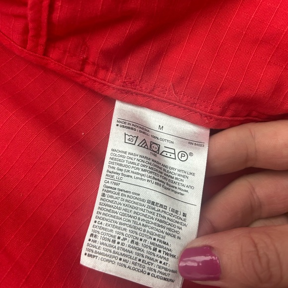 Women’s Banana Republic Red Zip Up Hooded Jacket - Size M - Picture 7 of 15